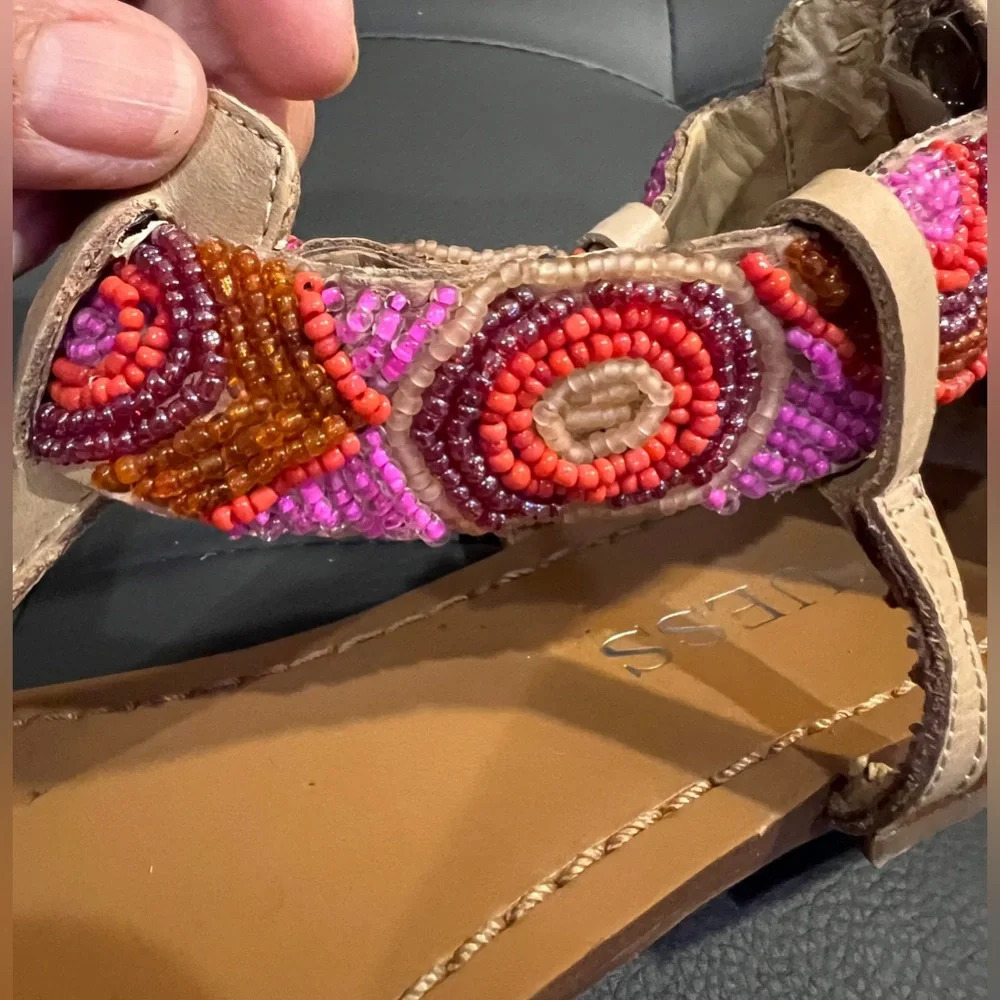 Guess thong strappy sandals with pink and red beading, size 7 1/2